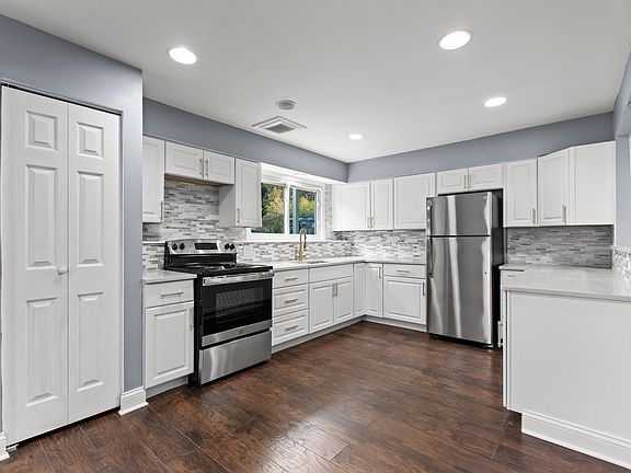 5th image of 1209 S Elmwood Ave