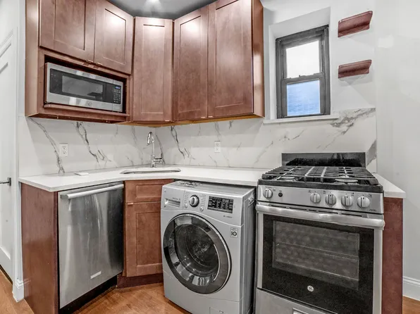 313 East 61st Street image 3 of 8