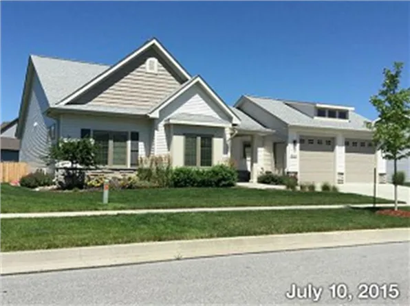 2715 Clayton Dr, Ames, IA 50010