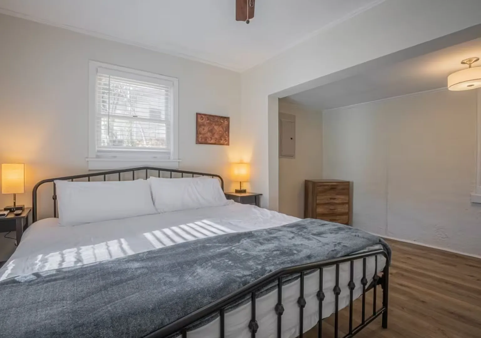 Athens Cottage 1 Bedroom and 1 Bathroom Available for Pre-Leasing! — Photo 4