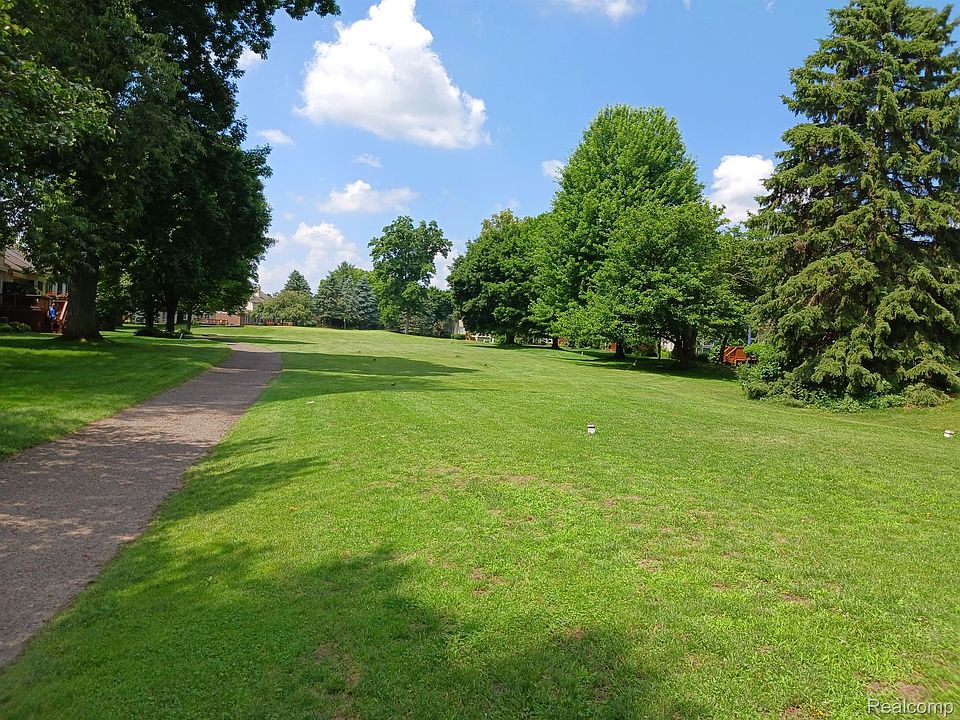 1st image of 39654 Southwind Ln