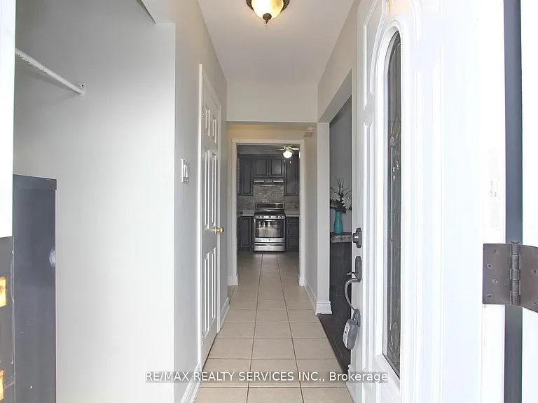 185 Earnscliffe Cir — Photo 20