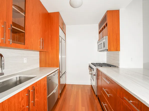 88 Greenwich Street image 3 of 10