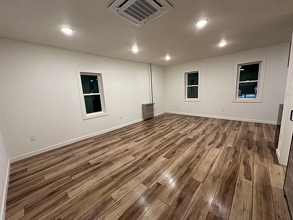3rd image of 341 Oconto Ave #202