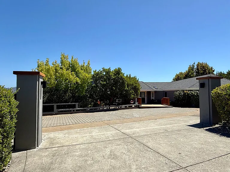51 Via Los Altos — Photo 43