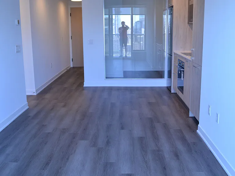 10 Oak St #2407 — Photo 3