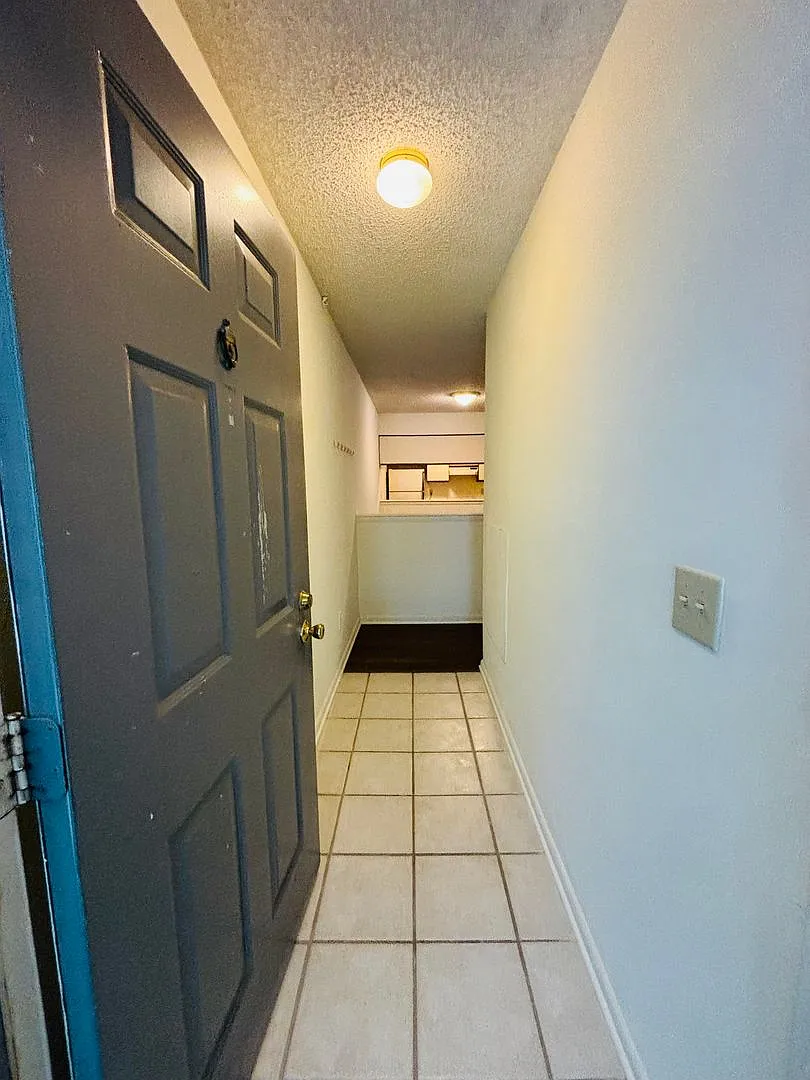 2 Bedroom 2 Bath Condo — Photo 4