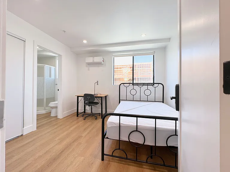 3100 S Normandie Ave — Photo 15