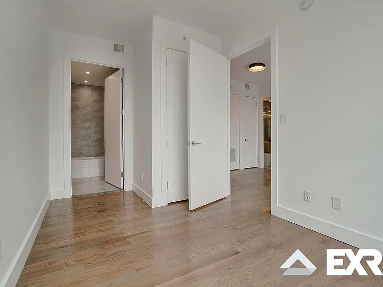 152 Erasmus St #307 — Photo 11
