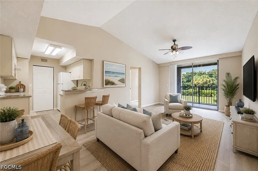 3 bed, 2.0 bath, 1320 sqft, $1,550 — Photo 2