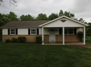 1881 Cusick Cir, Lenoir City, TN 37772