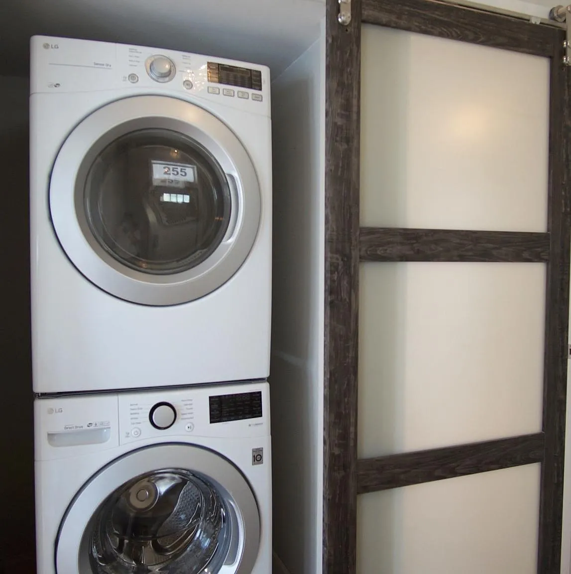 2 bed, 900 sqft, $2,550 — Photo 3