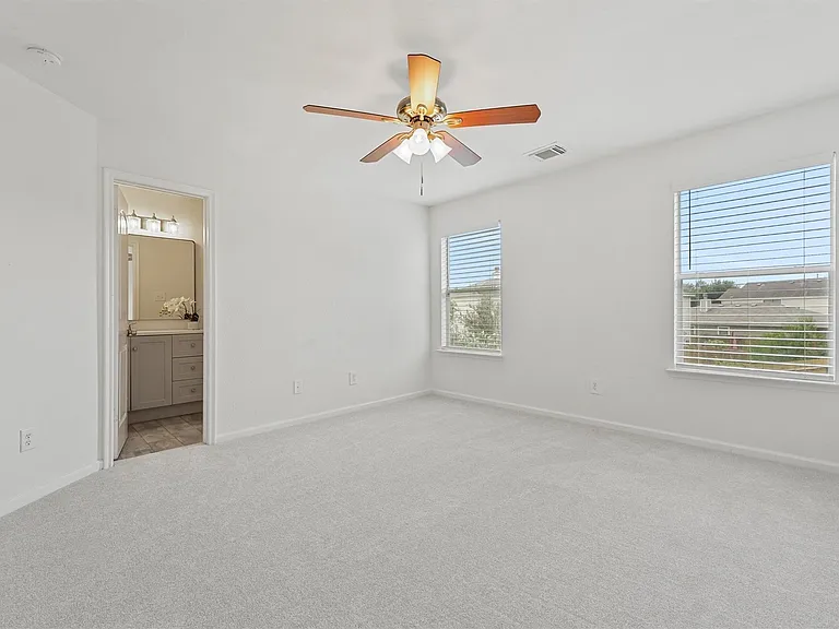 11210 Log Cabin Ln — Photo 22