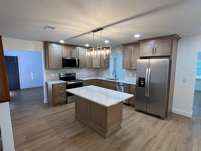 8172 Sanibel Blvd — Photo 5