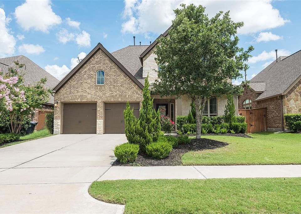 1st image of 17522 Woodfalls Ln