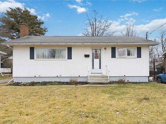 4th image of 17 Bissett Ave