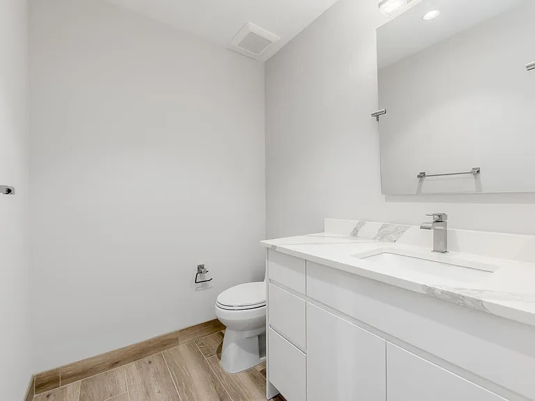 41 SW Seminole St #305 — Photo 14