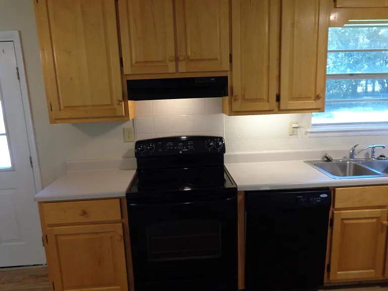 217 Patricia Rd — Photo 1