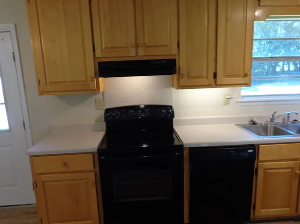 217 Patricia Rd, Anniston, AL 36206