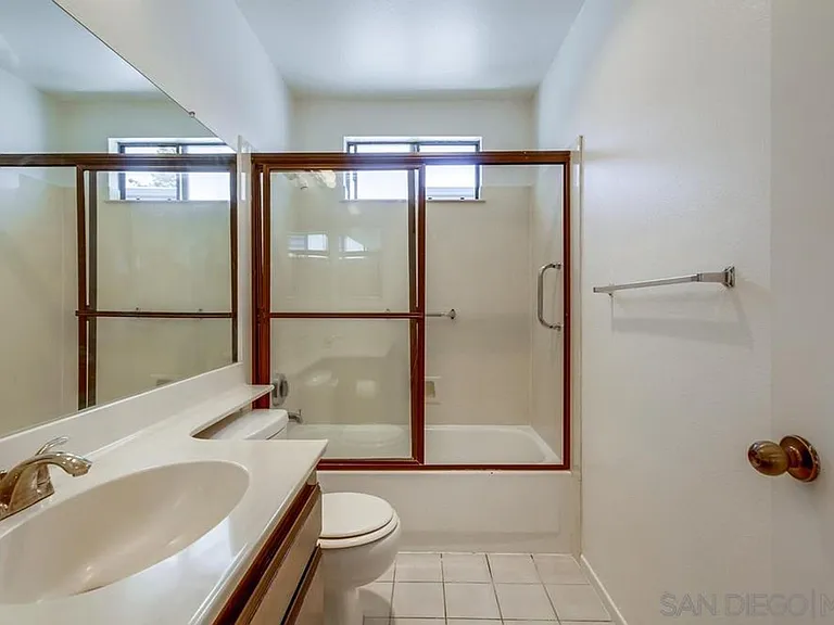 1453 Essex St #5 — Photo 19