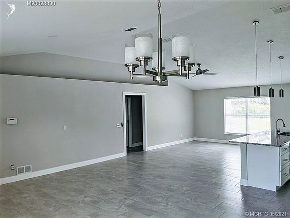 2nd image of 1873 SW Penrose Ave