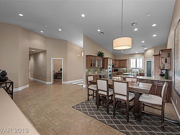 5th image of 8875 W El Campo Grande Ave