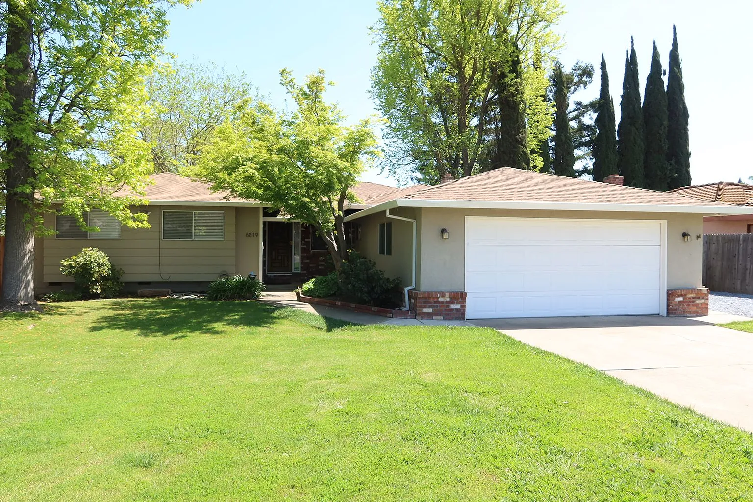 6819 Pocket Rd photo 1