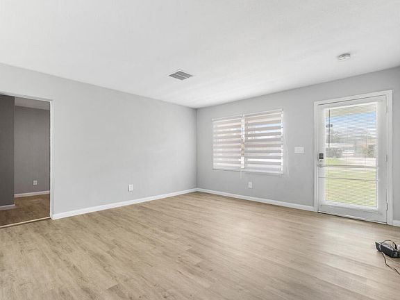 2nd image of 8206 Winter Garden Parkway