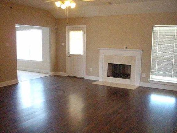 2nd image of 31 Oxford Dr