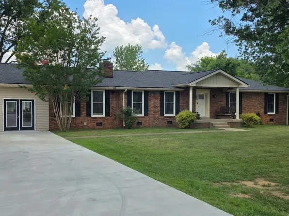 1419 Alhambra Dr, Lebanon, TN 37087