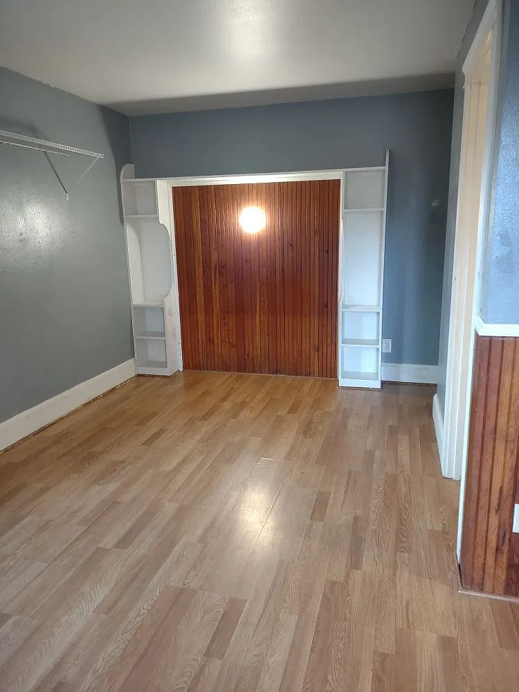 Building Photo - 430 S Holladay Dr #8