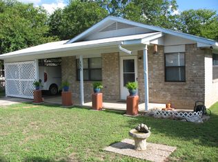 135 Ace Ranch Rd E, Kerrville, TX 78028