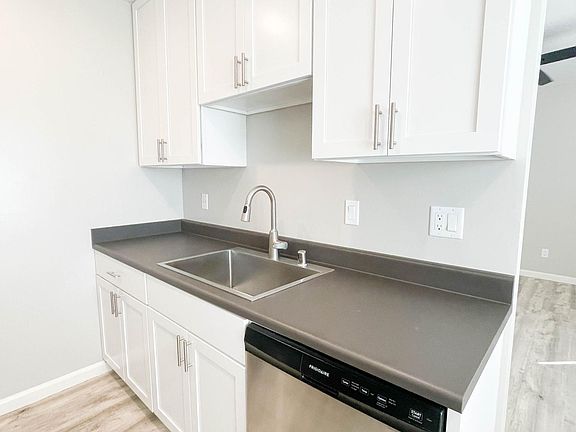 3rd image of 4115 37th St