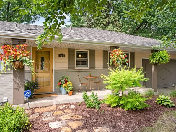 8481 Meadow Lake Rd N, New Hope, MN 55428