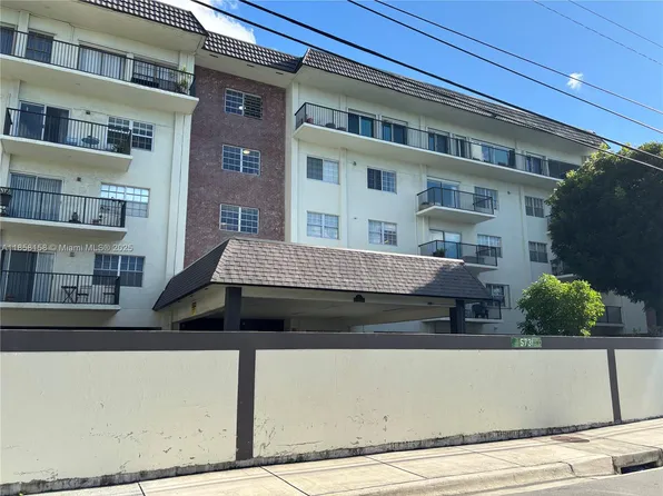 5731 NW 37th St APT 322, Virginia Gardens, FL 33166