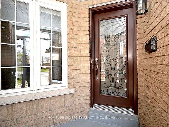 3rd image of 11 Rangeland Rd