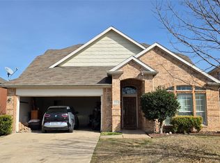 1724 Hidden Brook Dr, Grand Prairie, TX 75050