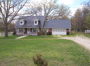 1747 Green Rd, Marshfield, MO 65706