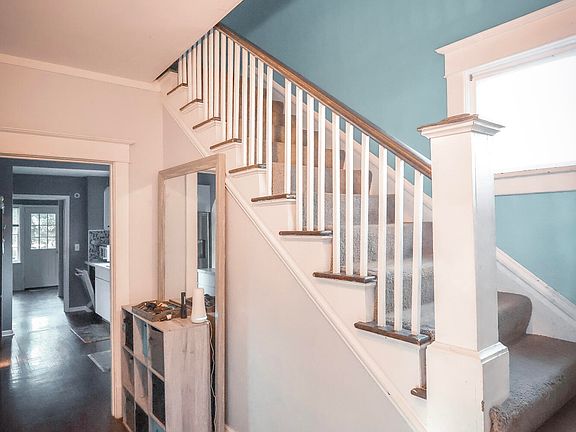 3rd image of 538 Ely St