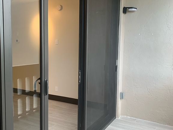 5th image of 90 Edgewater Dr APT 606