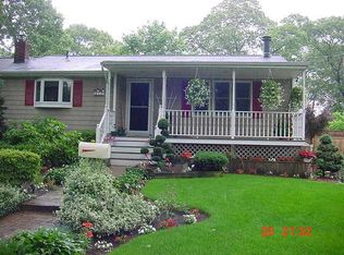 19 Pleasure Ave, Ronkonkoma, NY 11779
