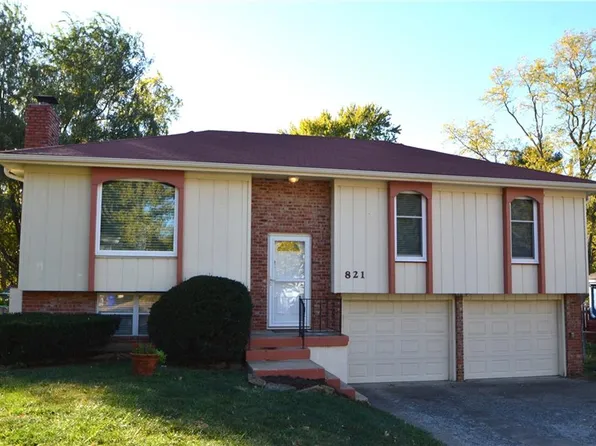 821 N Stevenson St, Olathe, KS 66061