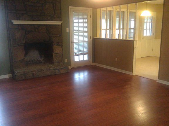 Great Room to Open Eat In Breakfast area