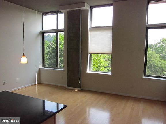 4th image of 2720 S Arlington Mill Dr Unit 204