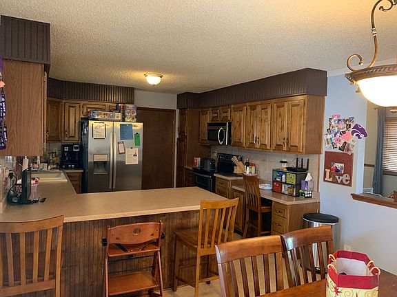 Kitchen and Bar Area