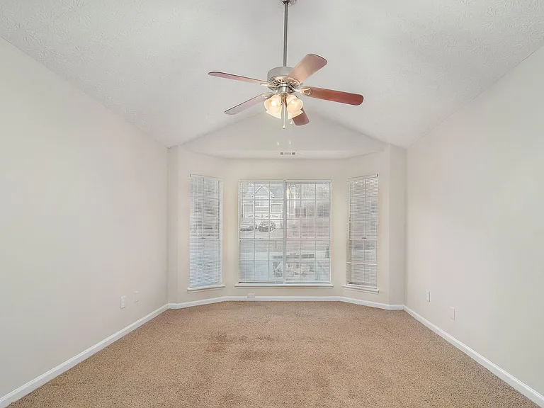 3470 Framingham Dr — Photo 14