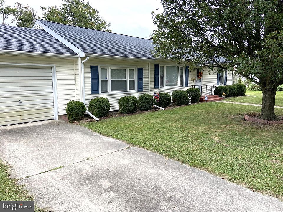 1st image of 721 Magnolia Dr