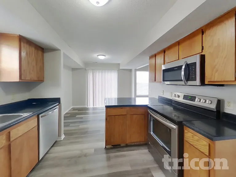 4244 Village Trace Dr — Photo 7