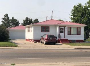 1005 11th St W, Williston, ND 58801