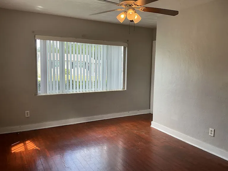 721 E Lowell St — Photo 10